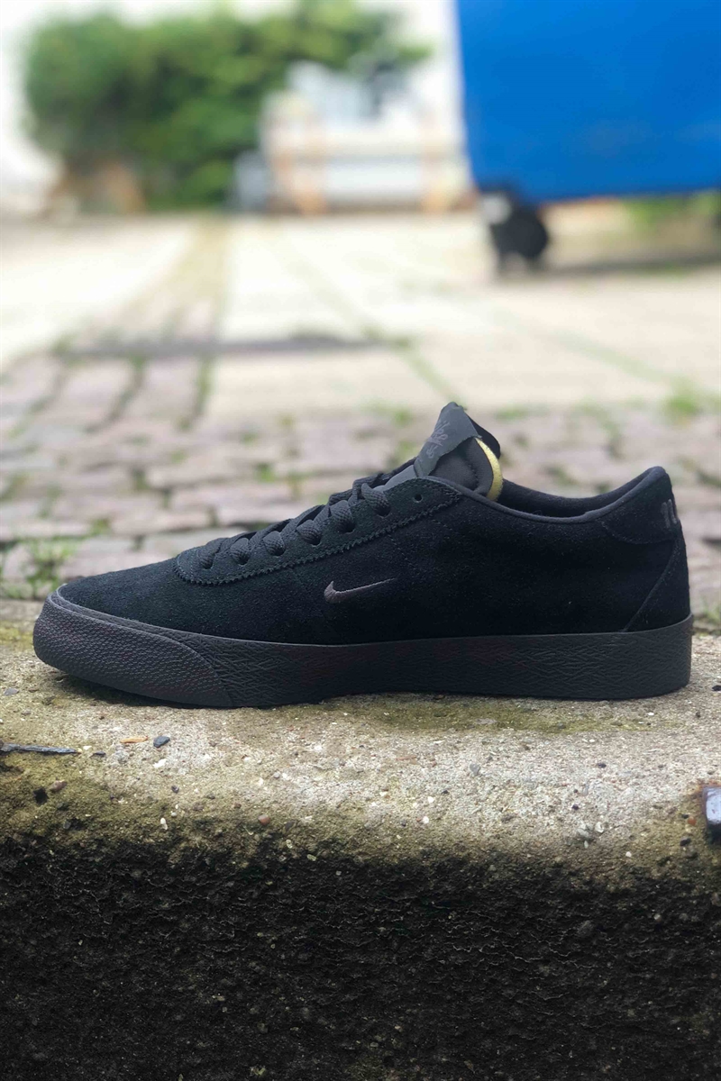 nike zoom bruin black